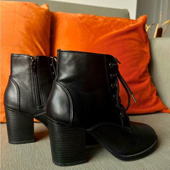 Ardene - Ankle Boots - Black - Size 7 - Picture 2 of 3